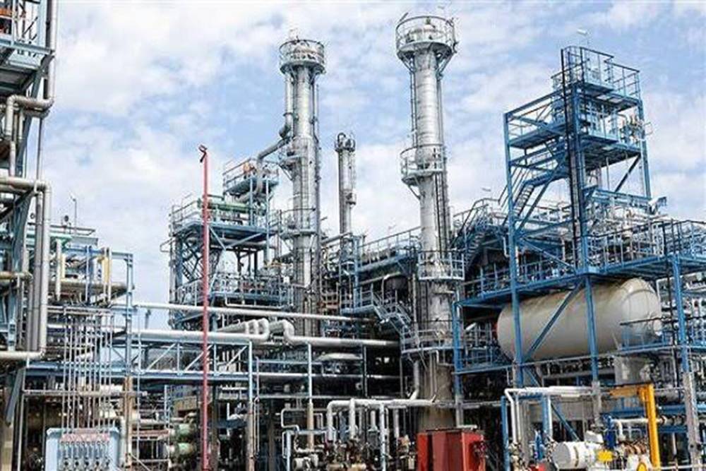 İran petrol rafinerilerini yeniden inşa etti