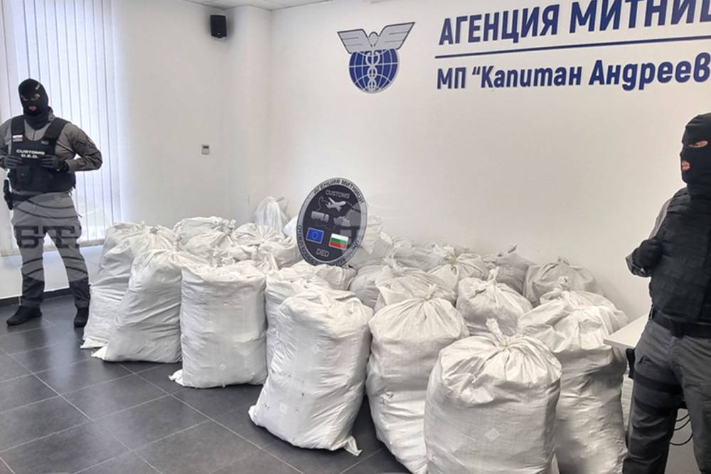 Kapıkule Sınır Kapısı&rsquo;nın Bulgaristan tarafında 739 kilo esrar yakalandı