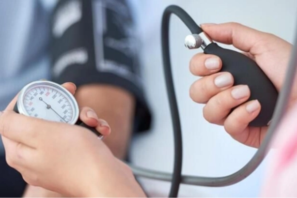 Tek &ouml;l&ccedil;&uuml;mle tanı olmaz... Tansiyonda ev &ouml;l&ccedil;&uuml;mleri hayat kurtarıyor