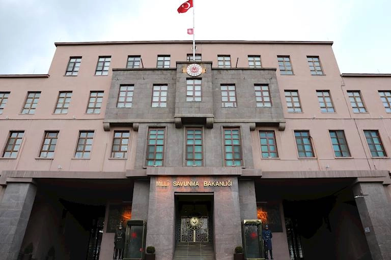 İran'dan ateşlenen Gaziantep'e giren f&uuml;zeye imha!