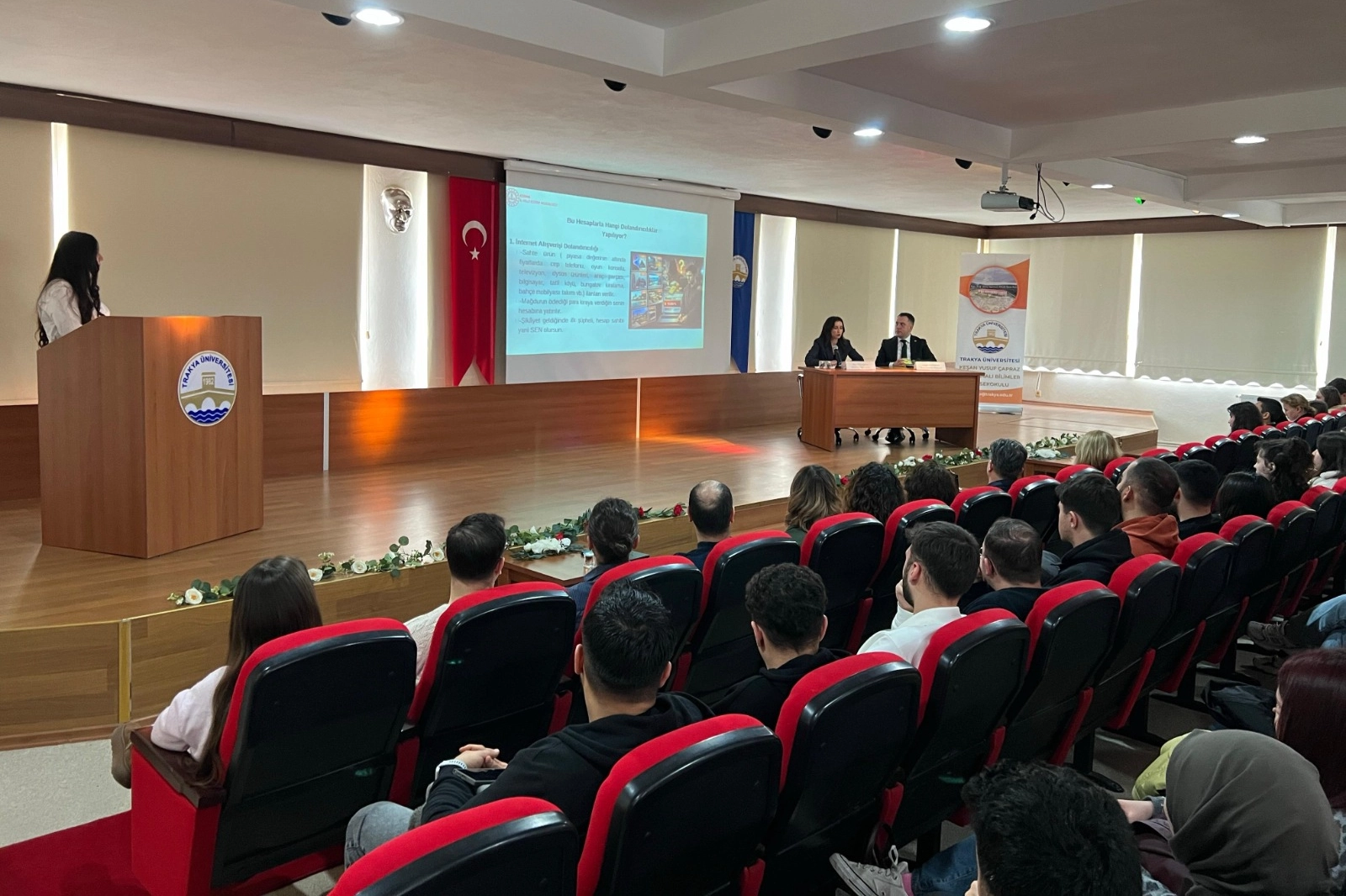 &Ouml;ğrencilere siber su&ccedil; ve hesap kiralama uyarısı