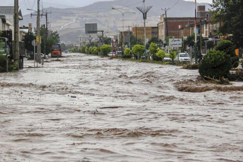 İran&rsquo;da şiddeli yağışlar sele yol a&ccedil;tı: 1 &ouml;l&uuml;, 2 yaralı