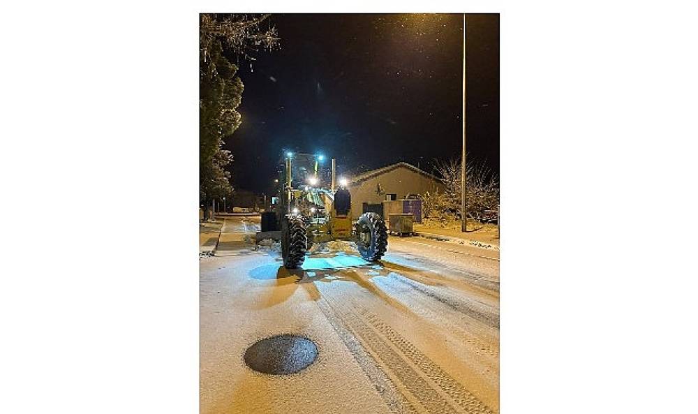 Malkara Belediyesi Karla M&uuml;cadelede Teyakkuzda