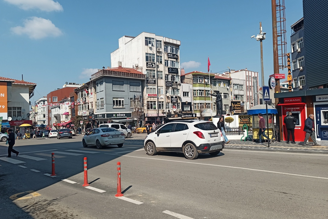 Keşan&rsquo;da meydan ismi tartışması... Tekel Meydanı mı, Alparslan T&uuml;rkeş Meydanı mı?