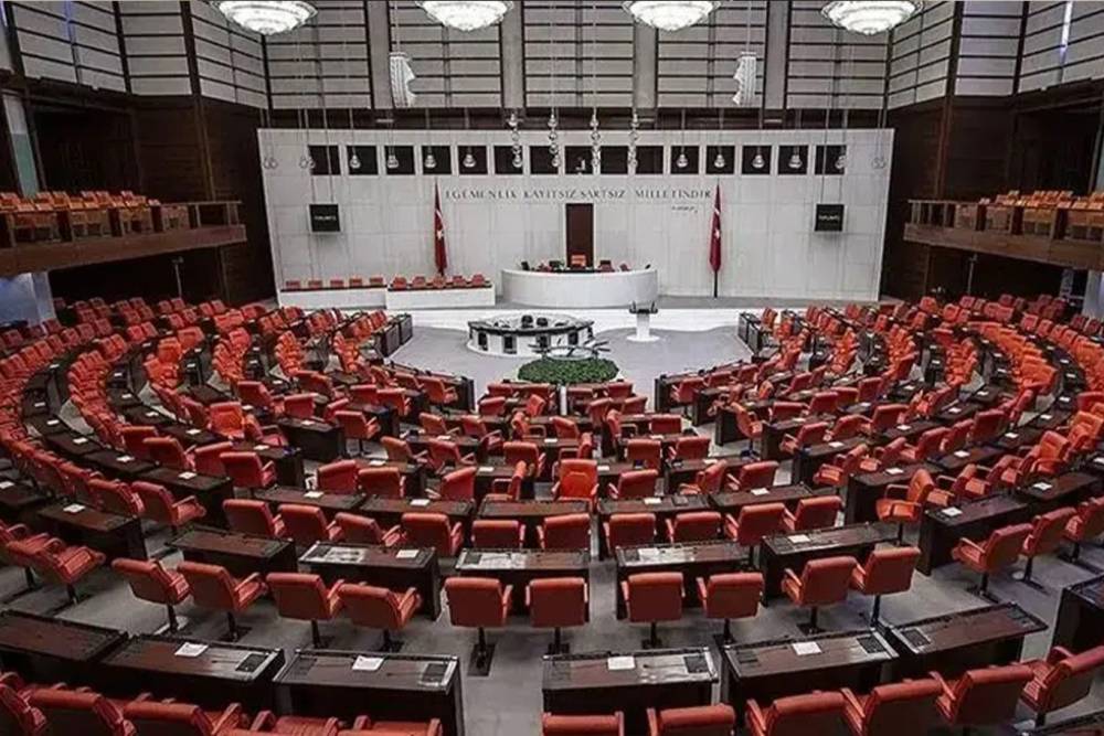 &Ouml;zg&uuml;r &Ouml;zel dahil 3 milletvekili i&ccedil;in dokunulmazlık dosyası Meclis&rsquo;te