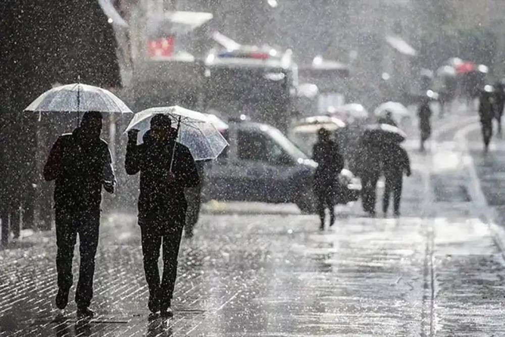 Kırklareli, Edirne ve Tekirdağ i&ccedil;in kuvvetli r&uuml;zgar ile sağanak uyarısı