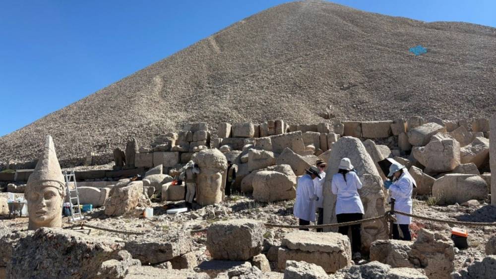 Nemrut Dağı'ndaki anıtsal heykellere nanoteknolojik koruma: İlk etap beş yıl s&uuml;recek 