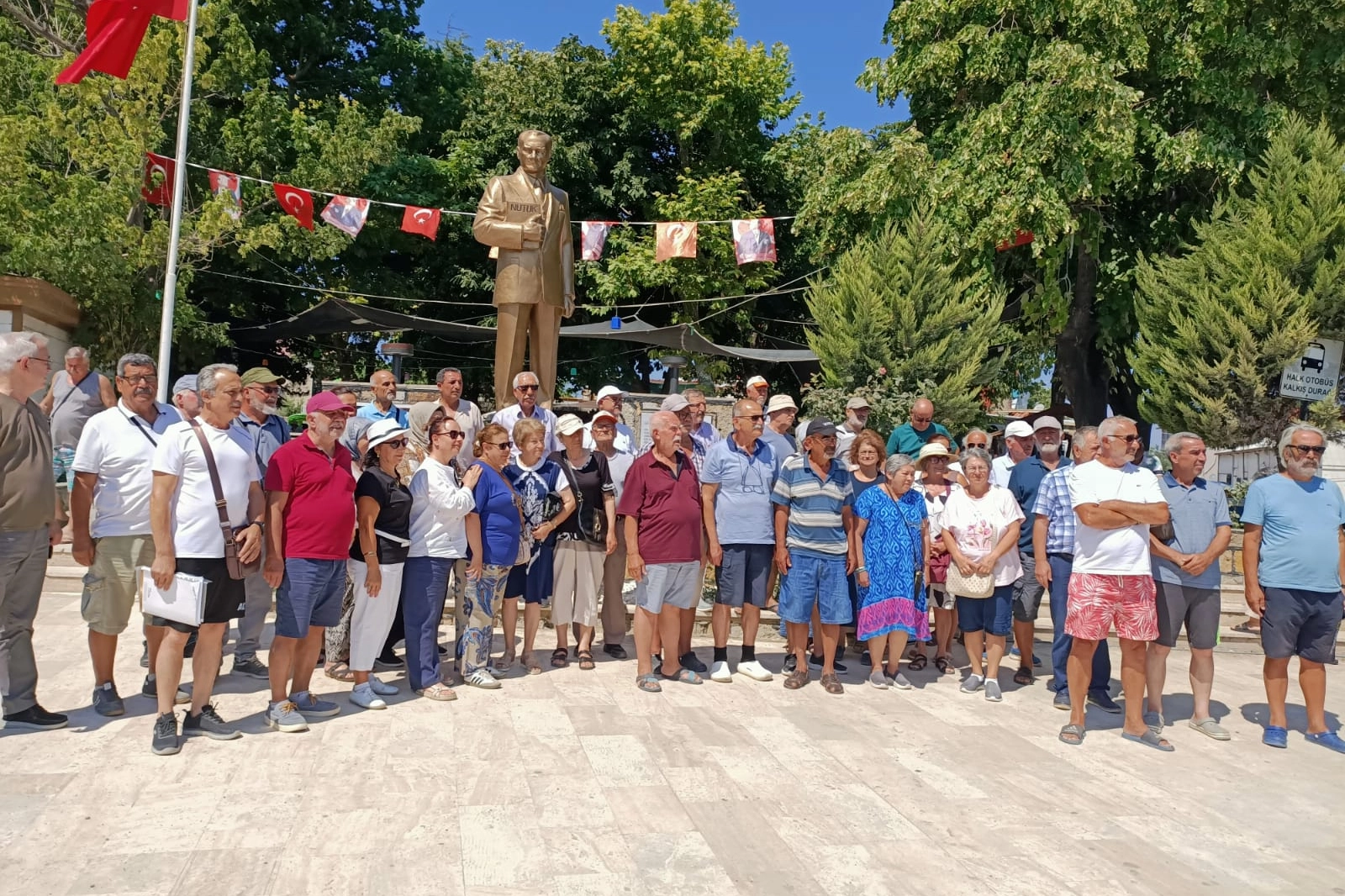 Enezliler &ccedil;evre sorunlarını bir raporla  kaymakama sundular