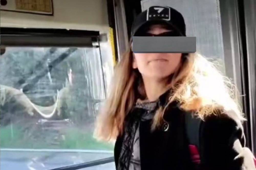 'Savcıyım' deyip otob&uuml;steki yolcuları tehdit eden kadın tutuklandı