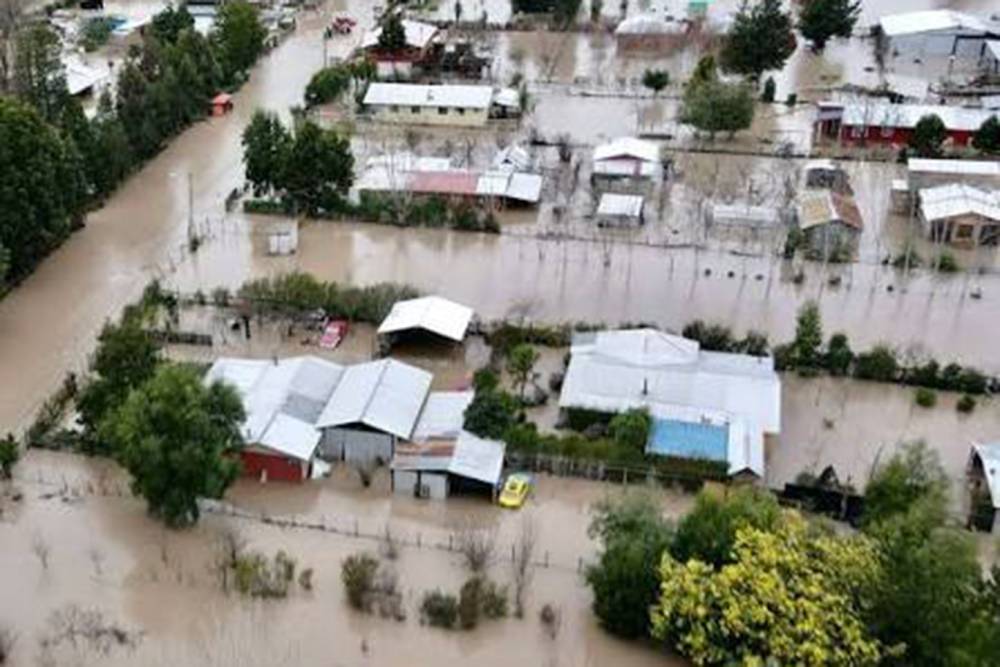 Şili'de etkili olan şiddetli yağışlar sele yol a&ccedil;tı: 13 &ouml;l&uuml;