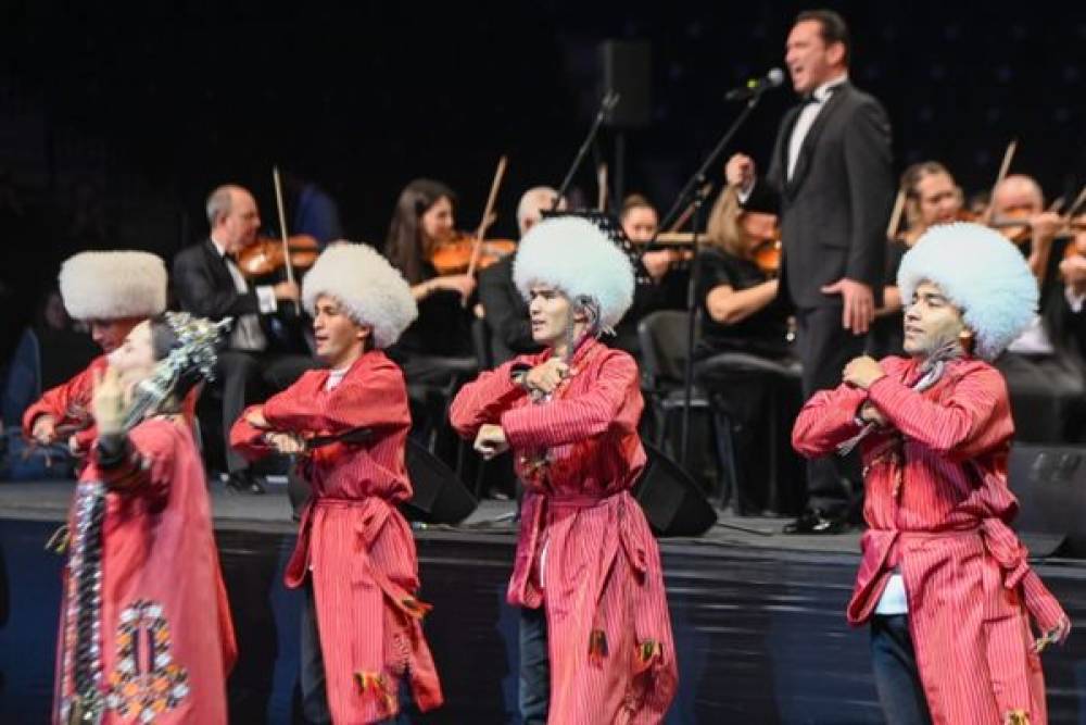 T&uuml;rk d&uuml;nyasından 400 sanat&ccedil;ı Cumhuriyet&rsquo;in 103&rsquo;&uuml;nc&uuml; yılı i&ccedil;in Ankara&rsquo;da buluştu