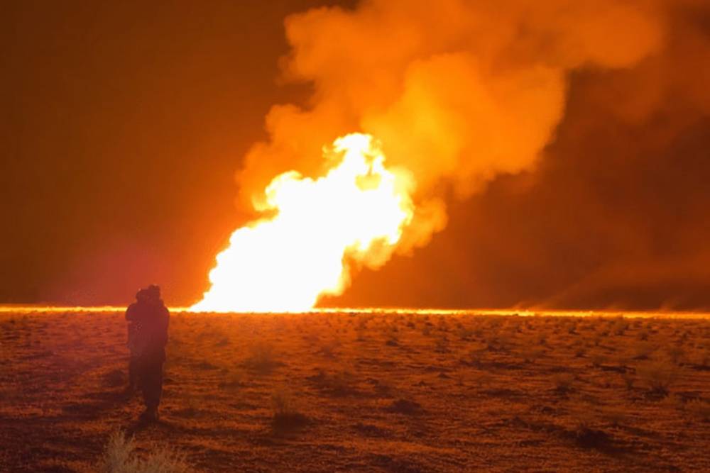 Suriye'de sabotaj nedeniyle bir doğal gaz boru hattında b&uuml;y&uuml;k bir yangın &ccedil;ıktı
