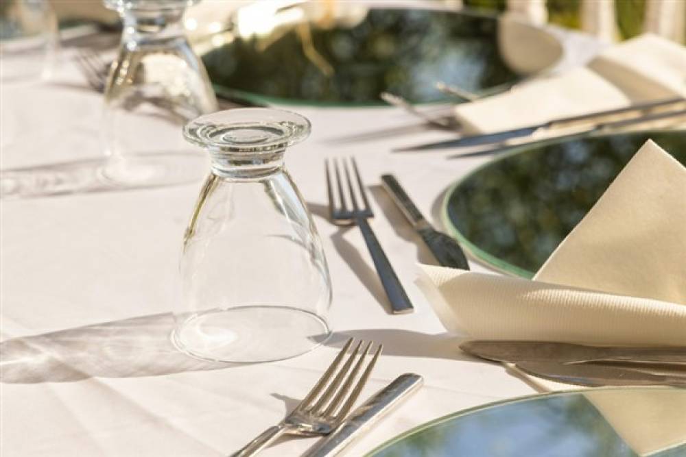 Restoran ve kafelerde servis &uuml;creti ve kuver alınamayacak