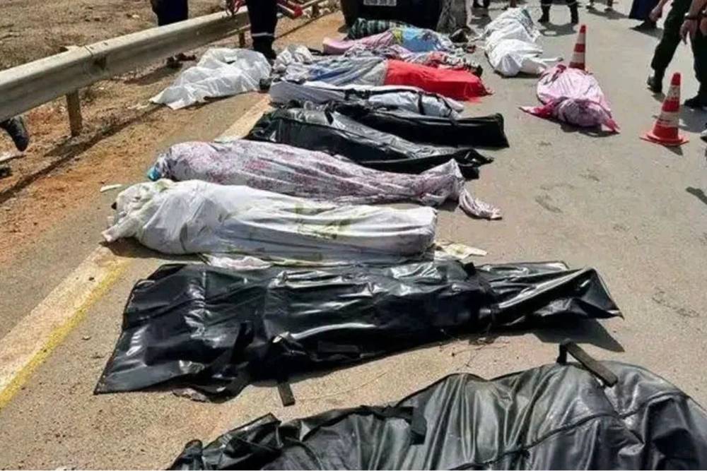 Cezayir'de otob&uuml;s u&ccedil;uruma yuvarlandı: 25 &ouml;l&uuml; 44 yaralı