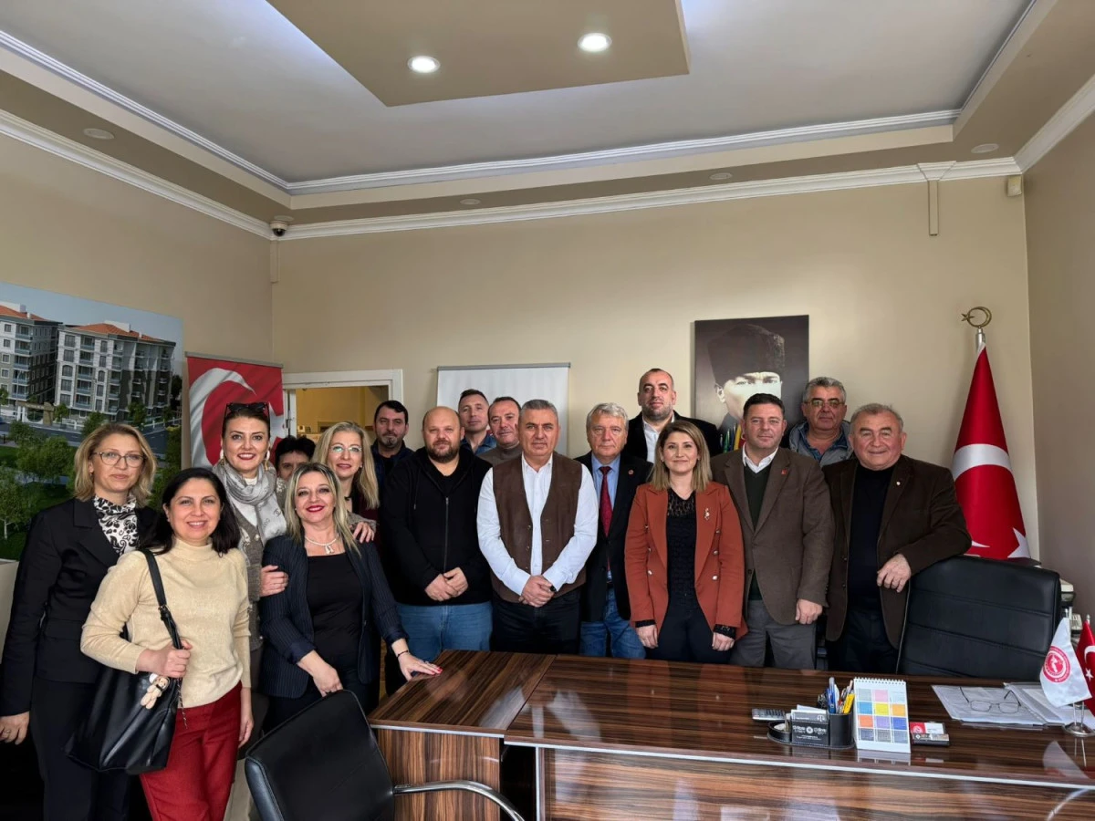 CHP &Ccedil;orlu'da ziyaretlerini s&uuml;rd&uuml;r&uuml;yor