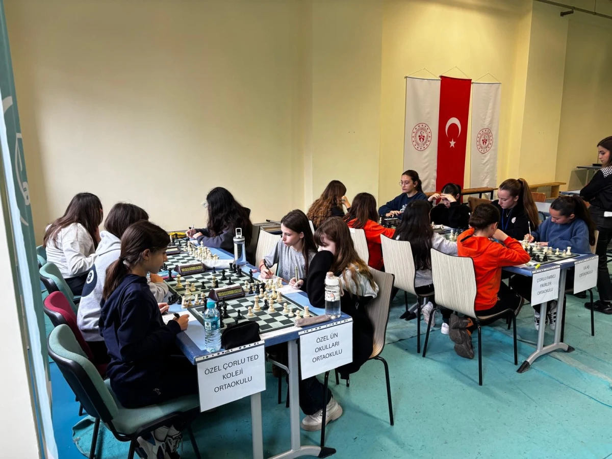 &Ccedil;orlu'da okular arası satran&ccedil; turnuvasu yapıldı